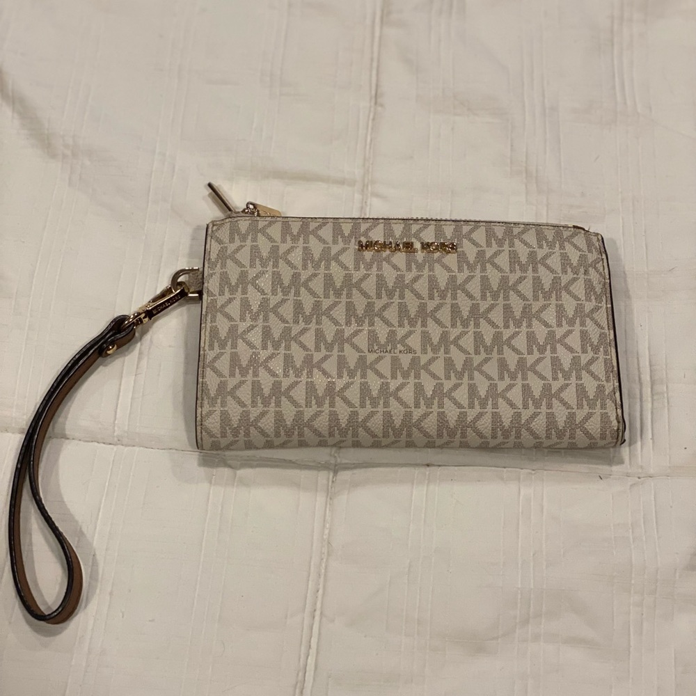 Michael Kors Jet Set Travel Double Zip Wristlet